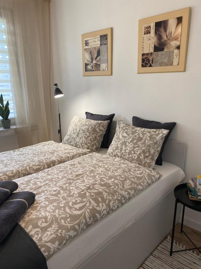 Nowoczesny Apartament W Dzierzoniowie - Parter - Balkon - Pokoj + Sypialnia Kültér fotó